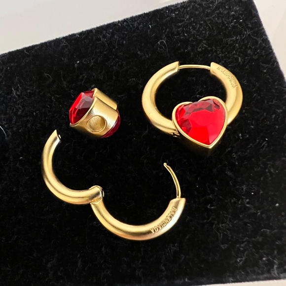Balenciaga Force Heart Earrings - Picture 7 of 10